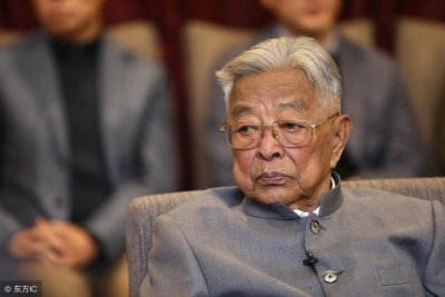 ​褚时健的传奇人生简介（红塔山创始人褚时健变成脐橙大王）