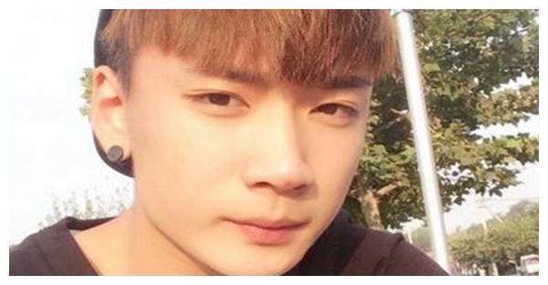 变形记最具正能量的他,供农村妹妹上大学,还将她带到自己家里