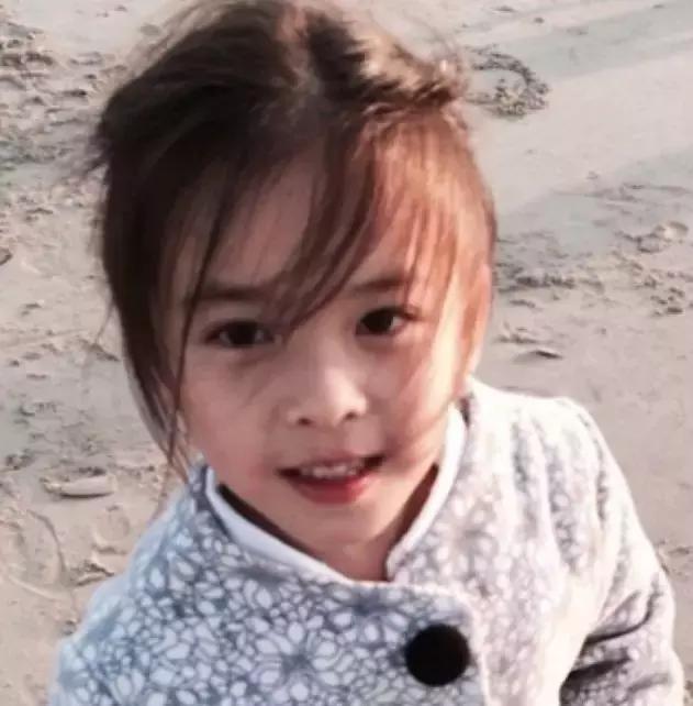 刘涛女儿近照曝光!眉眼与气质都和刘涛如出一辙,太漂亮了!