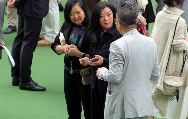 周润发不能谈陈玉莲原因为何为她自杀?陈玉莲近照为什么没有孩子