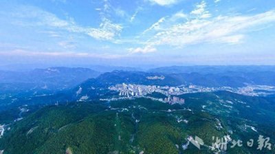 ​巴东野三关：高山小镇的晨曦初照