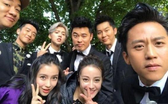 邓超被曝出轨迪丽热巴?网友纷纷表示难以置信!