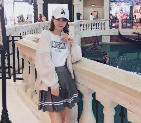 女主播不跟榜一吃饭,却跟榜三约会直播?粉丝:其实都吃过