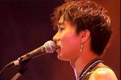 ​黄家驹没死是真的吗只是隐居了？