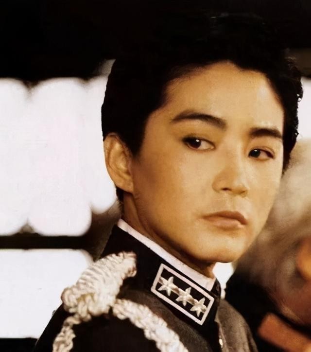 邢恩女友是谁(十二位女扮男装又飒又美的小姐姐)