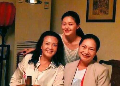 汪小菲对大S爱恨交加（S妈曝大S离婚真相）