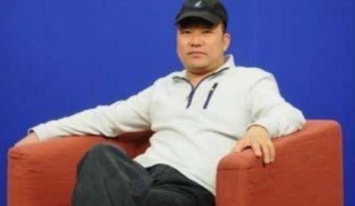 ​金利斌：24岁摆地摊起家，打拼出25亿身价，为何44岁烧车自焚？