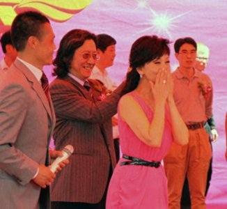 ​替夫还债女星过得如何，有人守寡多年，有人被抛弃后还在单身