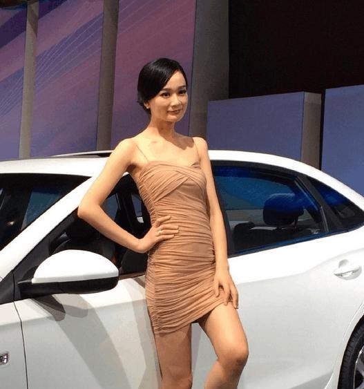 陈丹婷整容前旧照曝光（陈丹婷翻版杨幂快分不清谁）