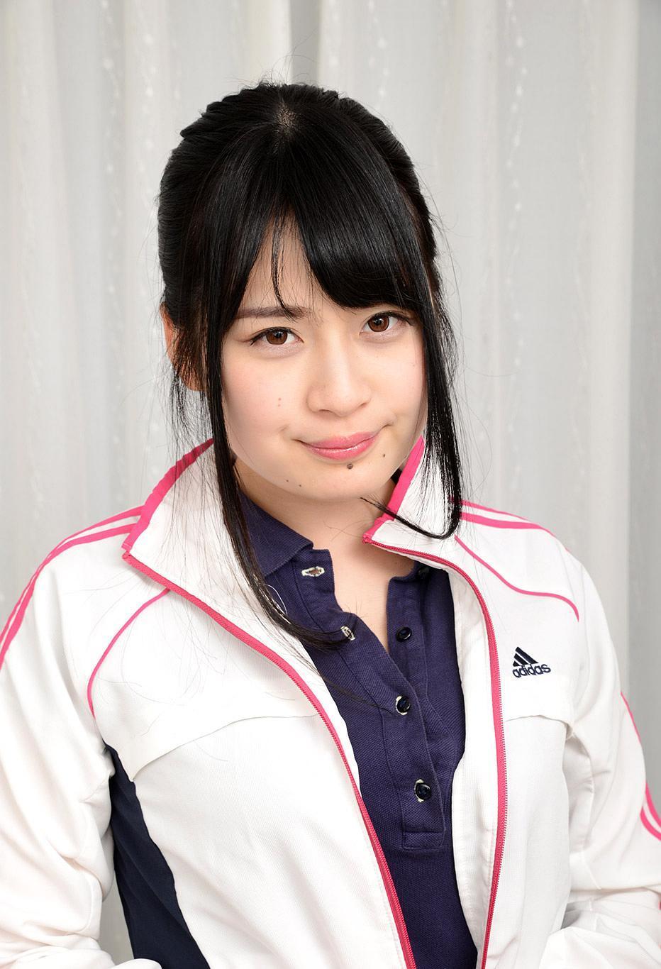 优梨舞奈个人资料写真作品