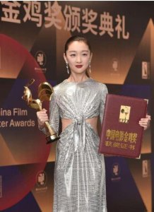 ​赵丽颖如今在娱乐圈地位(赵丽颖跑过多少年龙套)