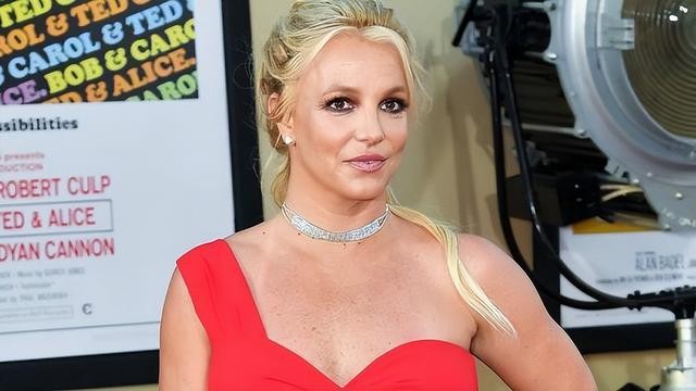 32岁宋轶为什么还没男朋友?(宋轶结婚了吗)