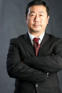 ​著名主持人方宏进：最红时离开央视，后抛妻别女，现在过得怎样？