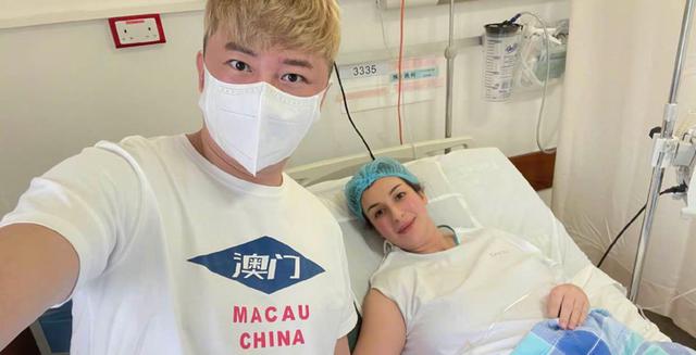 关喆个人资料(40岁歌手关喆三胎得女)(3)