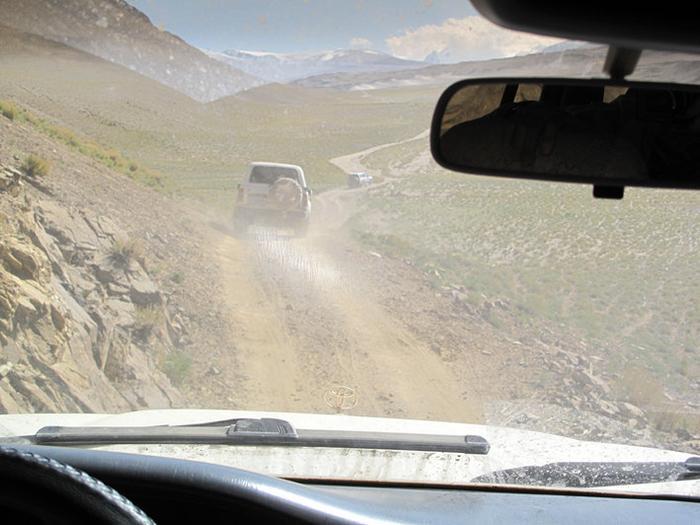 车水马龙的珠峰大本营已成历史,永久关闭,没有厕所,男女一起