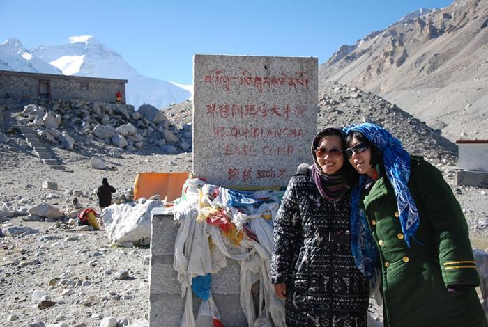 车水马龙的珠峰大本营已成历史,永久关闭,没有厕所,男女一起