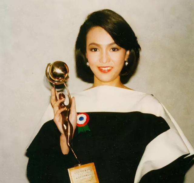 郑裕玲全部电影片段（有名的拼命三娘郑裕玲）(13)