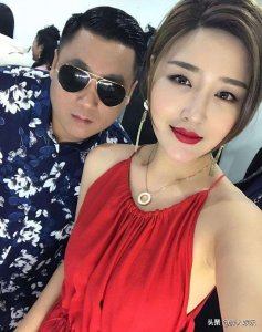 ​关婷娜个人资料（关婷娜：从化妆师到赵本山“御用老伴”，靠的可不仅仅是好身