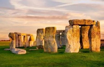 ​考古学家现在说 巨石阵可能被用作阳历 每块石头代表一天