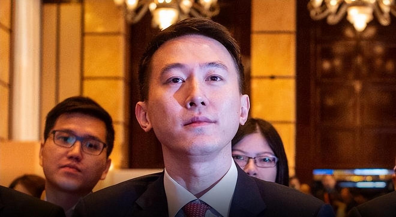 周受资个人简介：一介平民考上哈佛，协助雷军上市小米，今天舌战美国国会