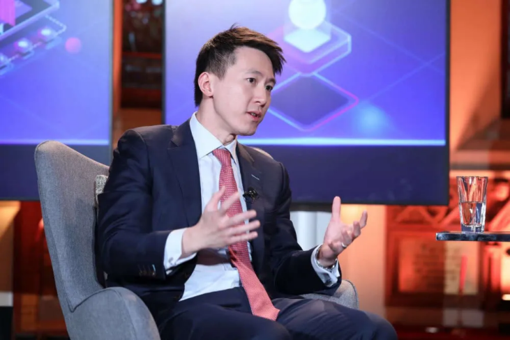 周受资个人简介：一介平民考上哈佛，协助雷军上市小米，今天舌战美国国会