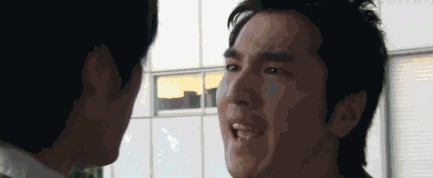 周一围表情太真实照片（咆哮作做演戏用力过猛）