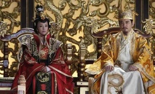 历史她是武则天，在位13年，治理无方，被扔进黄河溺死  2