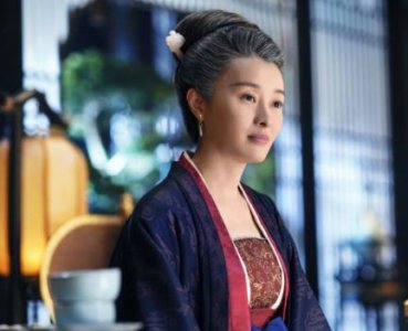 ​为什么历史上大多数皇帝总是斗不过太后？