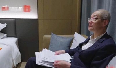 ​高龄母子酒店养老被拒后续：母亲逝世，儿子起诉维权，索赔仅1元