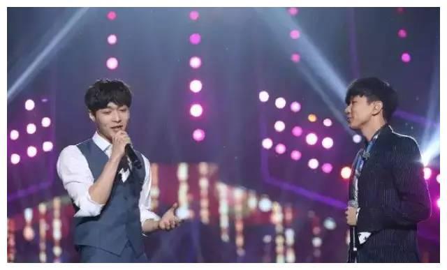 张艺兴《我是唱作人2》,实力演绎《小丑》,舞台表演震惊众人