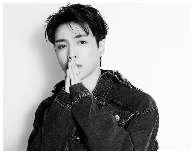 张艺兴《我是唱作人2》,实力演绎《小丑》,舞台表演震惊众人