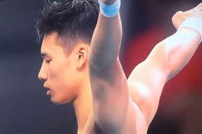 ​陈艾森跳水内裤凸起 水中没看的很清楚不过真掉了