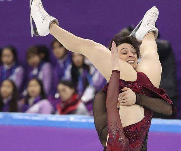 花样滑冰女人尴尬瞬间 容易让自己的一些部位暴露