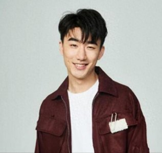 ​星光熠熠李俊贤：筑梦影坛的俊逸贤才