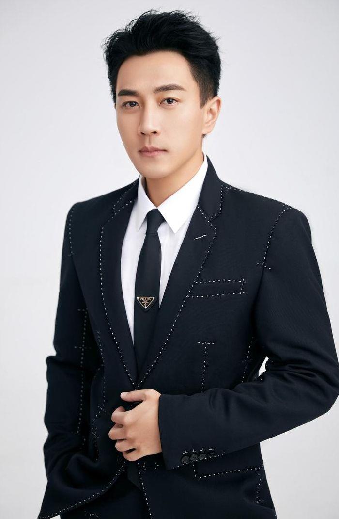 刘恺威个人资料简介(刘恺威个人资料简介及其照片图片)