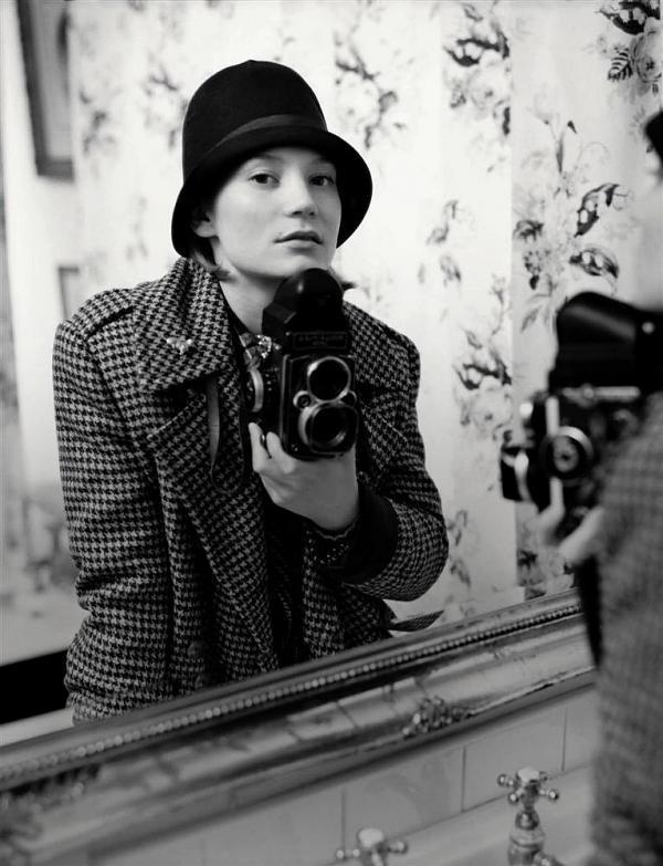 米娅·华希科沃斯卡个人资料写真作品