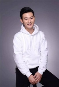 ​白羽主持人个人资料：主持《男生女生向前冲》、《好运来敲门》等多档节目