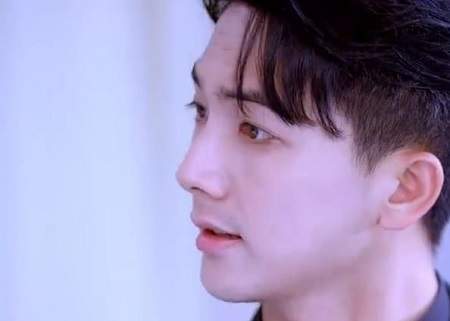 披荆斩棘的靓女短剧剧情介绍,讲了什么故事