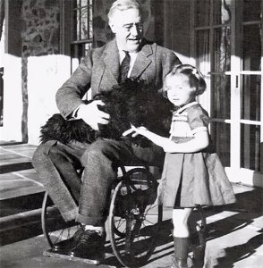 ​最早设计的轮椅 为什么会有轮椅？你知道轮椅的发展历史吗？