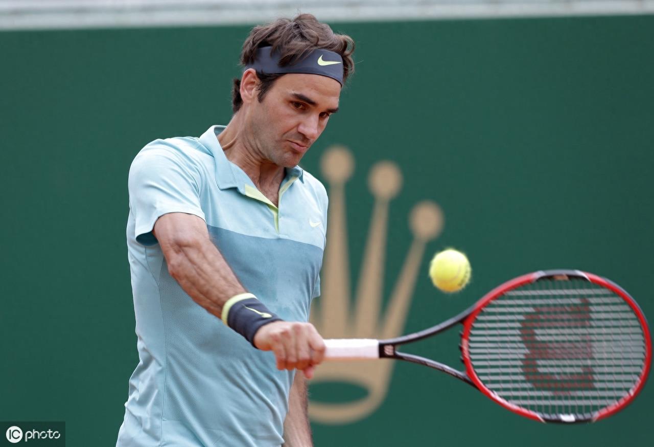 温布尔登网球锦标赛现场,发现一只帅小贝