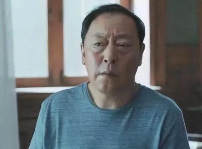 ​“面瘫脸”倪大红：从默默无闻到实力演员，妻子是倪萍的妹妹倪炜