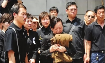 ​罗京去世7年后，妻子改嫁，婚前告别公婆：我依旧是罗家媳妇