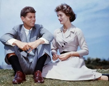 ​美国前总统肯尼迪被暗杀后，他的貌美妻子又经历了什么呢？