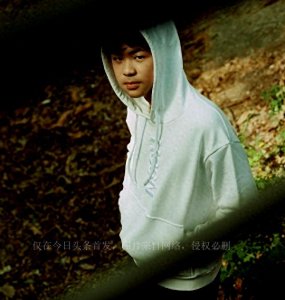 ​蒋勤勤儿子拍大片，疑欲进入娱乐圈，颜值却遭群嘲