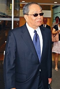 ​《金手指》人物原型：“港圈财神爷”陈松青，涉百亿大案仅判3年