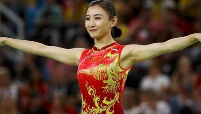 ​何雯娜：曾非陈一冰不嫁，因陈一冰出轨分手，嫁二婚老公遭刁难