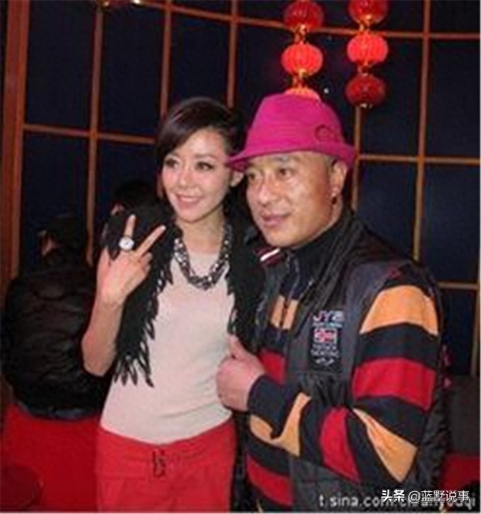 “赵四”刘小光婚姻本是很幸福，老婆漂亮比他小七岁