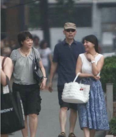 59岁葛优的妻子贺聪近照