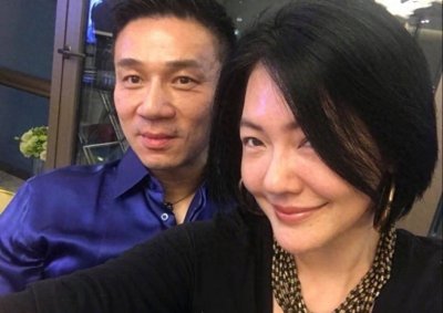 ​小S公开秀幸福，表示与丈夫许雅钧很相爱，网友感慨：听着心酸