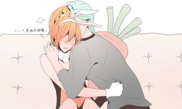 兰陵王看着微醺的花木兰,情到深处时将其推倒,于是……